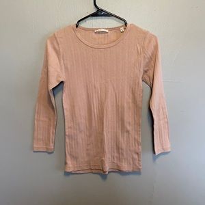 Doen elbow length t-shirt- in excellent condition.